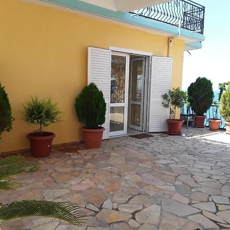 Odhisea Hotel Restaurant Qeparo Buitenkant foto
