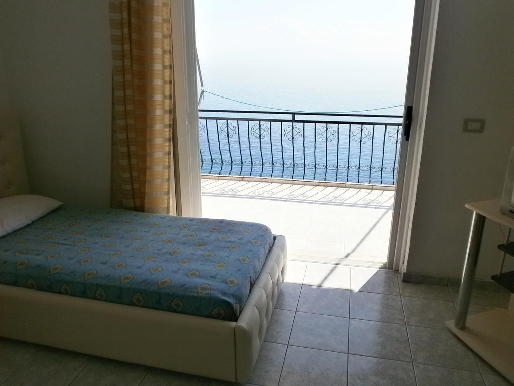 Odhisea Hotel Restaurant Qeparo Buitenkant foto