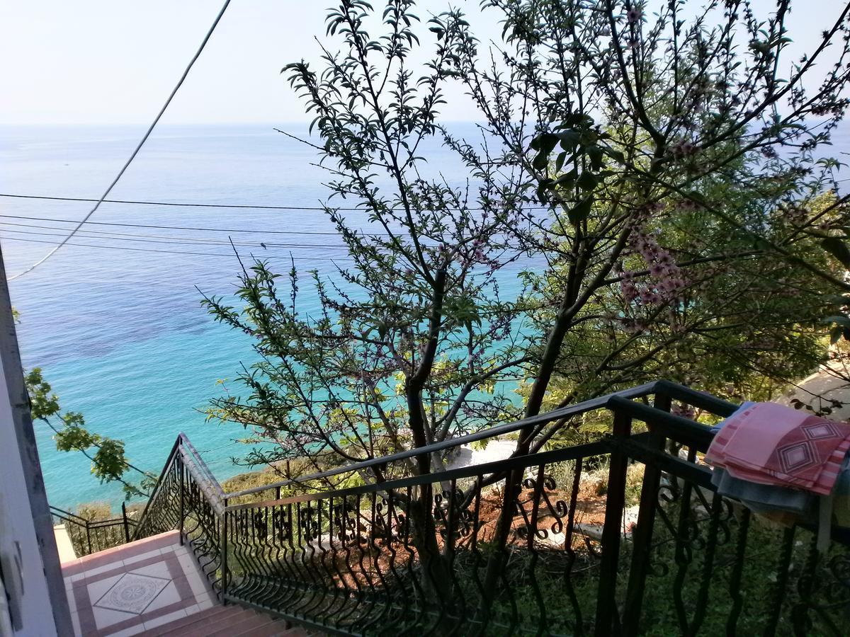 Odhisea Hotel Restaurant Qeparo Buitenkant foto