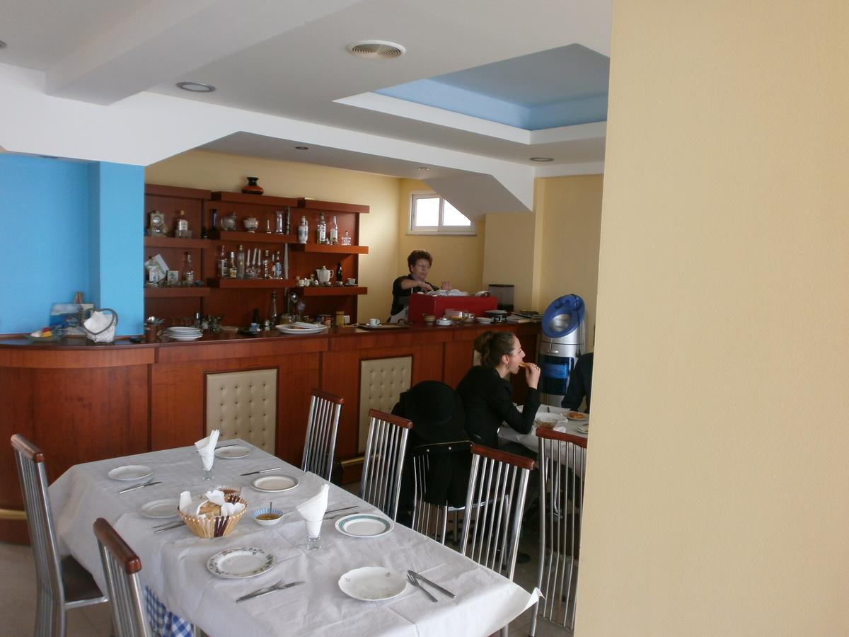 Odhisea Hotel Restaurant Qeparo Buitenkant foto