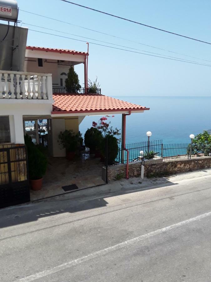 Odhisea Hotel Restaurant Qeparo Buitenkant foto