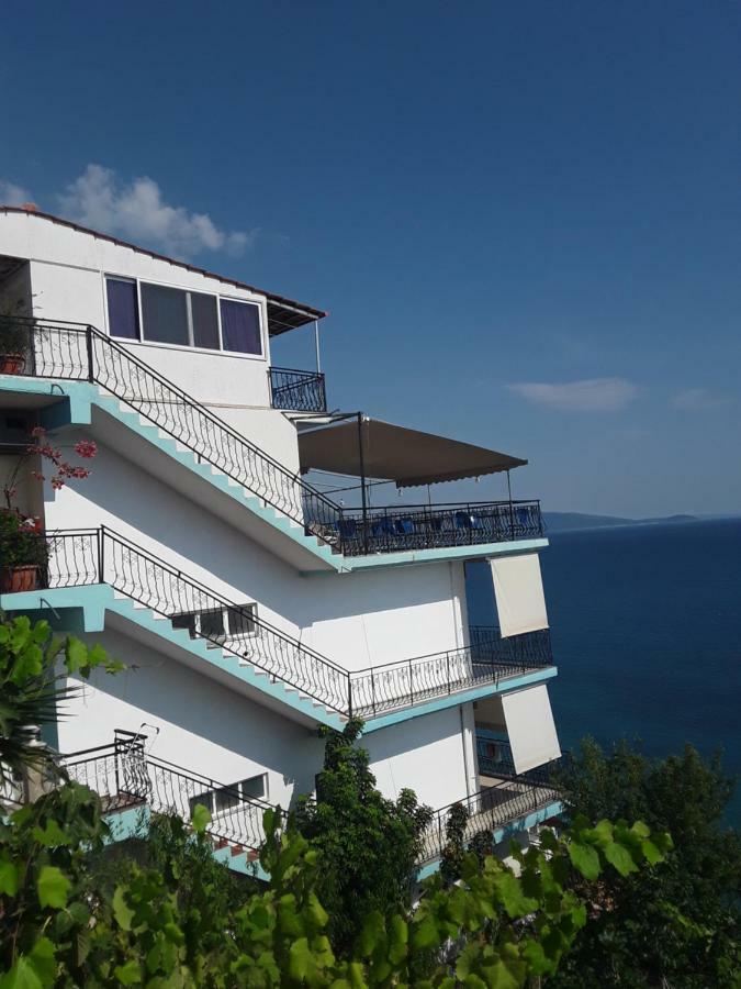 Odhisea Hotel Restaurant Qeparo Buitenkant foto