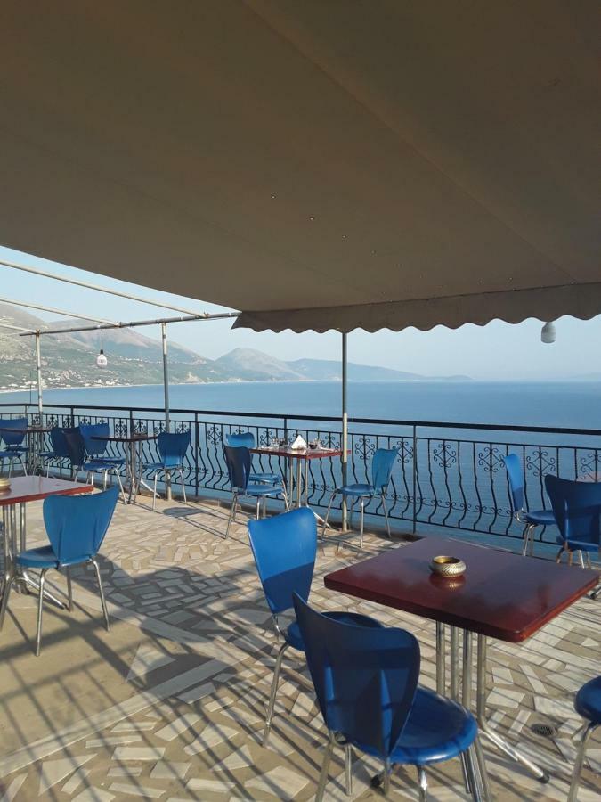 Odhisea Hotel Restaurant Qeparo Buitenkant foto