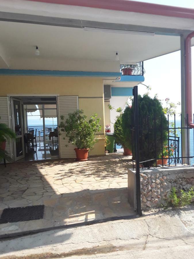 Odhisea Hotel Restaurant Qeparo Buitenkant foto
