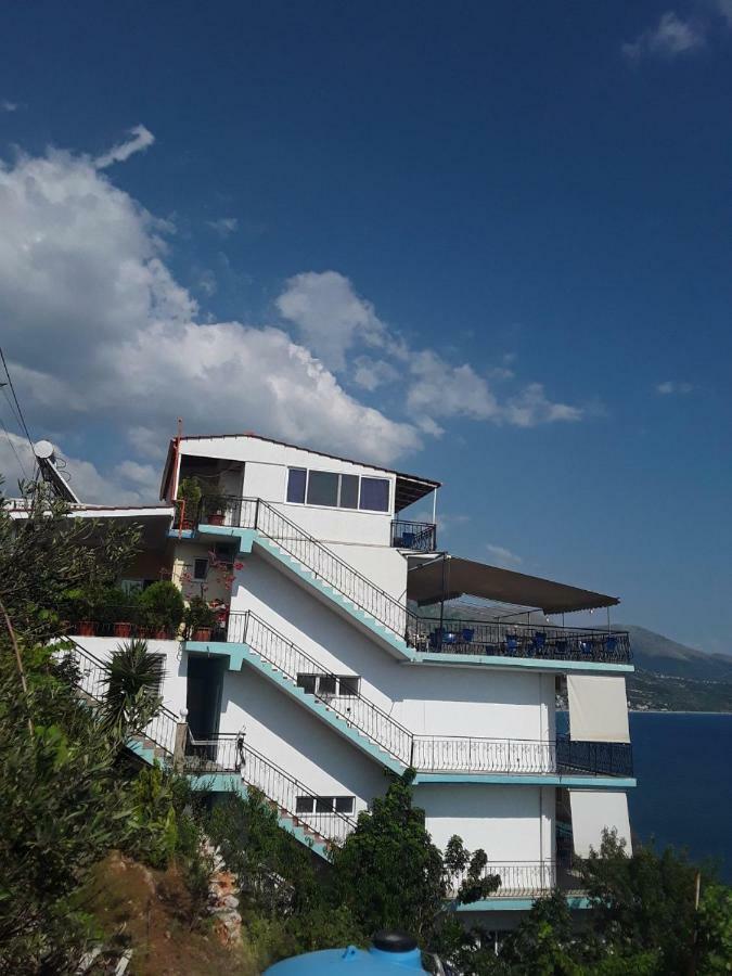 Odhisea Hotel Restaurant Qeparo Buitenkant foto